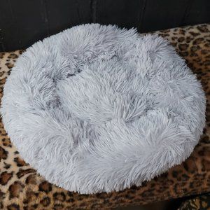 Pet Bed Round Nesting 16 in. Dog cat puppy kitten.. Bran New!